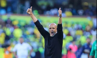 alt= Miguel Cardoso avant Sundowns AS FAR.