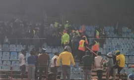 Alt= Chute grave d’un supporter marocain au Loftus Versfeld pendant la finale AS FAR Sundowns.
