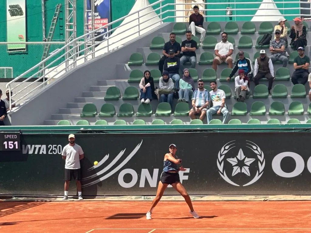 Alt= Diae El Jardi éliminée par T. Maria au GP Lalla Meryem de tennis.
