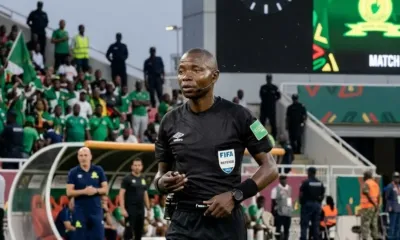 alt=AS FAR conteste la désignation de Jean Jacques Ndala pour diriger la finale aller de la Ligue des Champions CAF entre Sundowns et l'AS FAR.