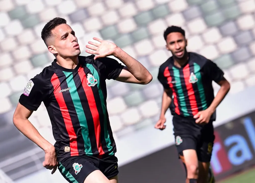 Alt= Botola Pro L'AS FAR prend les commandes le Raja freiné.