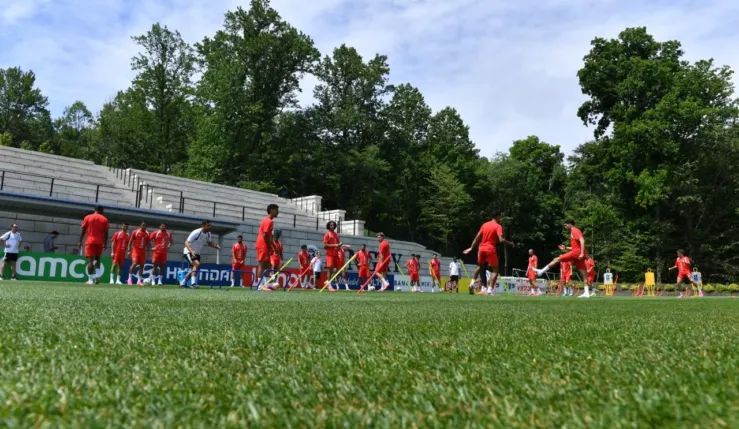 alt= Talbi et Salaheddine avec le groupe avant Maroc Brésil.