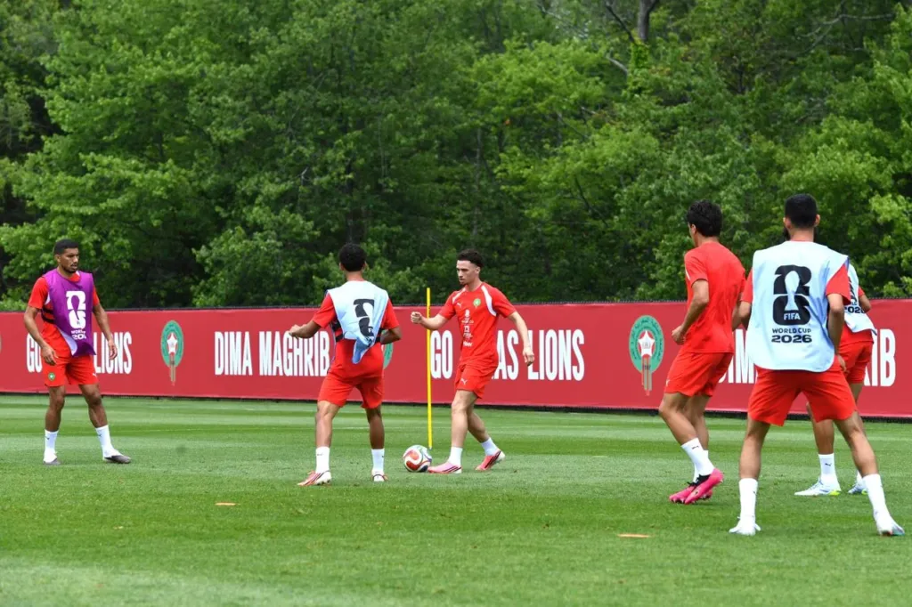 alt= Talbi et Salaheddine avec le groupe avant Maroc Brésil