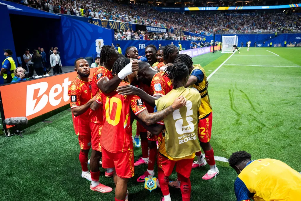 alt= la RD Congo qualifiée en 16e de finale du Mondial 2026 après sa victoire sur l'Ouzbékistan (3-1)