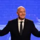 alt= Infantino veut vendre une part des droits de la FIFA/ L'UEFA s'oppose.
