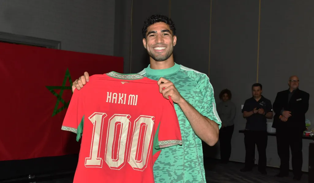Alt= Achraf Hakimi entre dans le club des 100