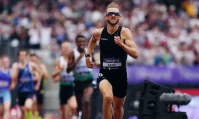 alt= Josh Kerr bat le record du monde du mile.