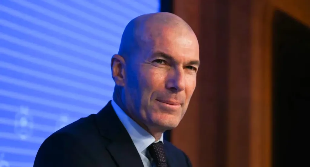 alt= Zinedine Zidane nouveau sélectionneur de l'équipe de France