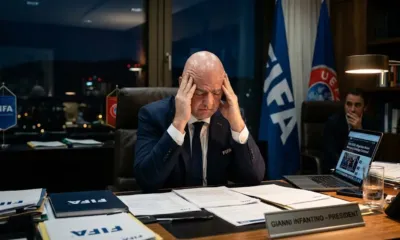 Alt= UEFA AFC CONCACAF accusent Infantino de tromperie.
