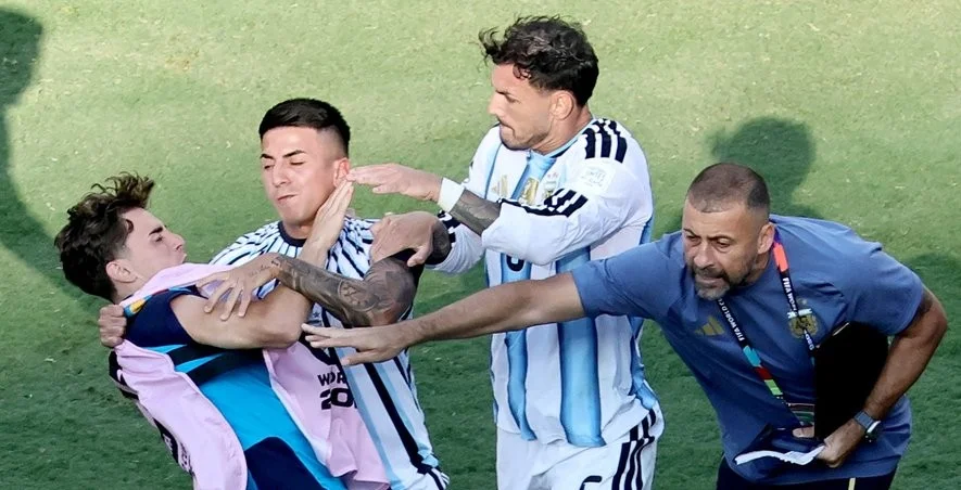 Alt= sanctions contre l’Argentine après la finale du Mondial 2026 : Paredes suspendu 10 matchs