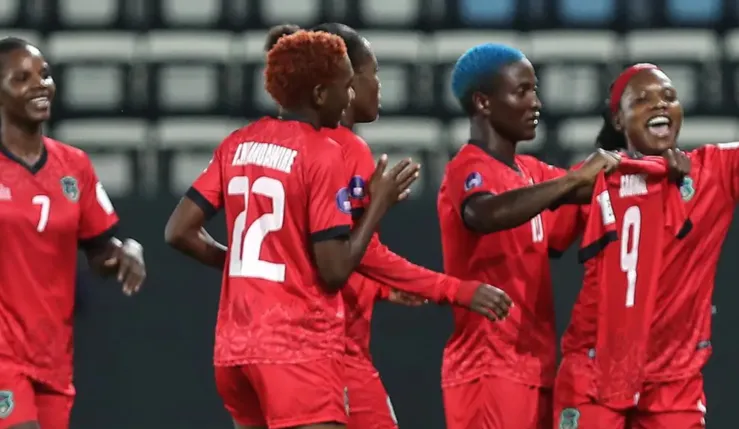 Alt= Le Malawi élimine le Ghanan quart de finale de la CAN féminine et se qualifie à la fois en demi-finale et à la Coupe du monde 2027.