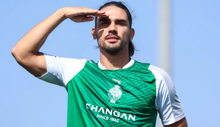 ALT= Marian Huja rejoint le Raja
