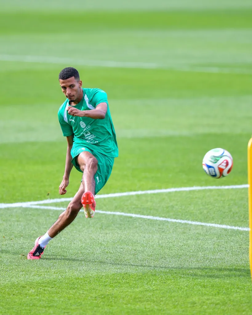 Alt= Azzedine Ounahi sur le radar du Barça.