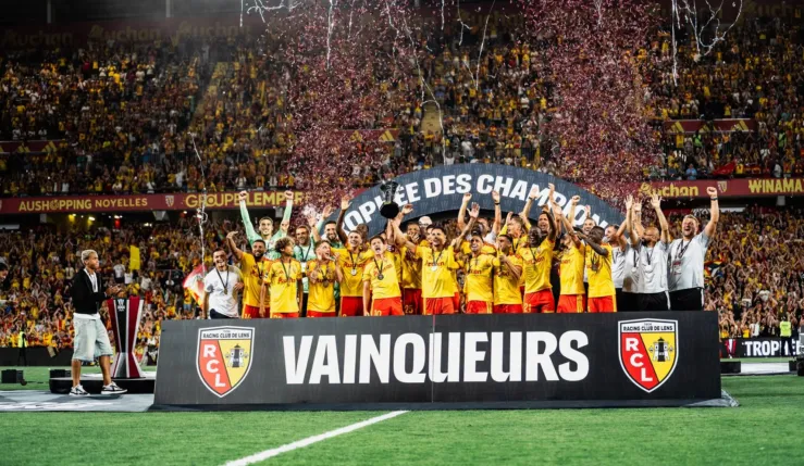 Alt= Le RC Lens remporte le Trophée des Champions face au PSG