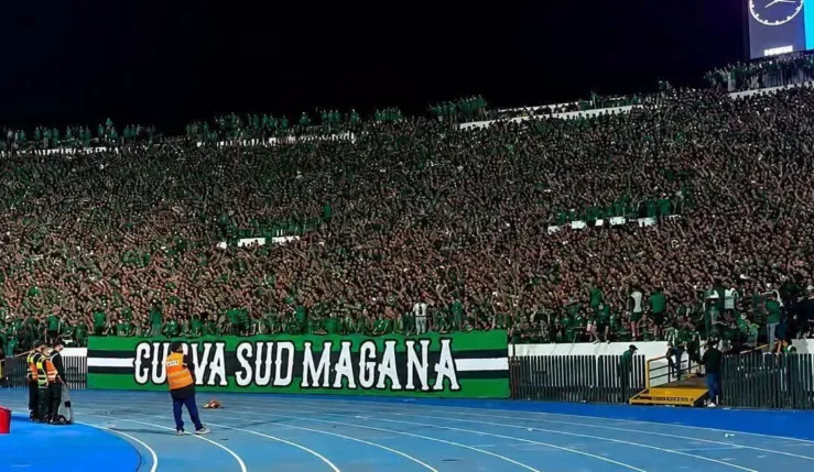 Alt= Raja - Curva Sud juge le mercato des Verts modestes par rapports aux ambitions du club.