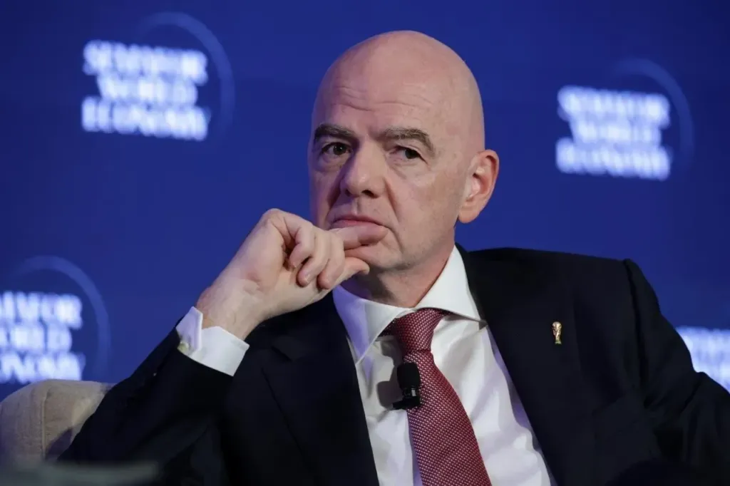 ALT= Gianni Infantino salaire FIFA.