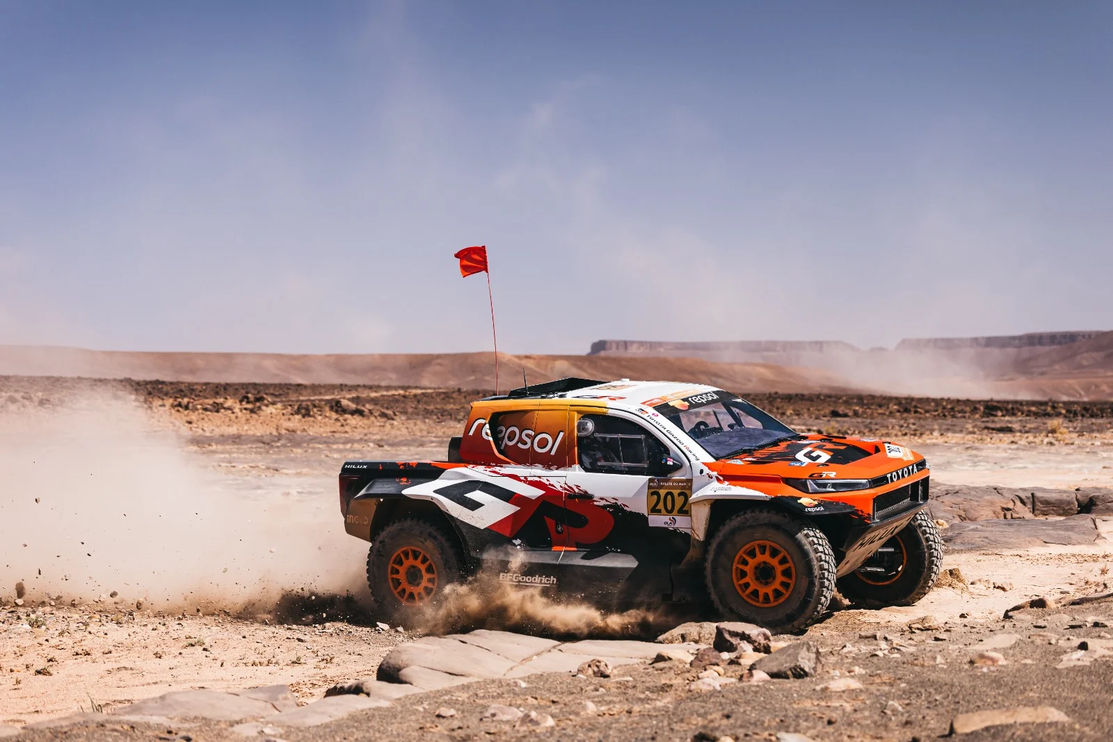 Rallye du Maroc : les espoirs d&rsquo;Al Attiyah s&rsquo;envolent, Moraes vire en tête et Sanders s&rsquo;impose en moto