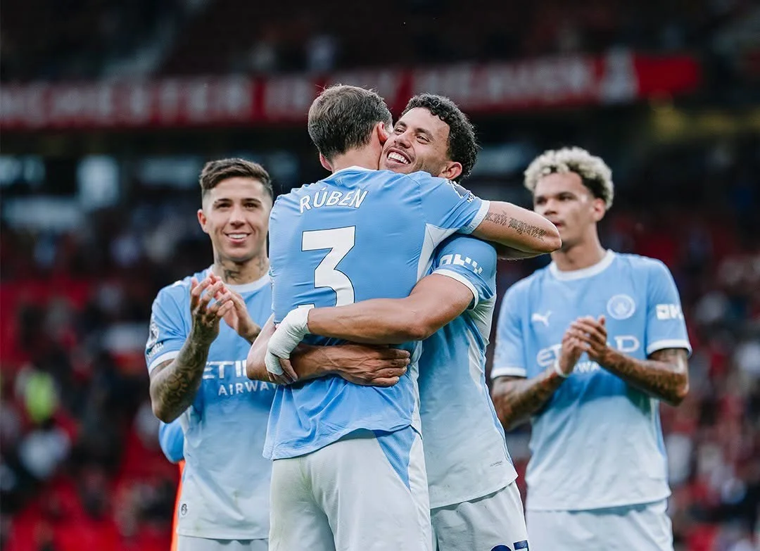 Réduit à 10, Man City braque le derby contre United grâce à Haaland !
