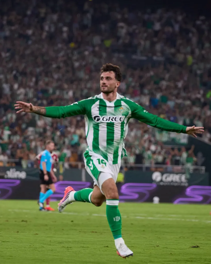 Alt= Betis Séville - Real Madrid 1 -0 : Première défaite de la saison pour le Real de José Mourinho.
