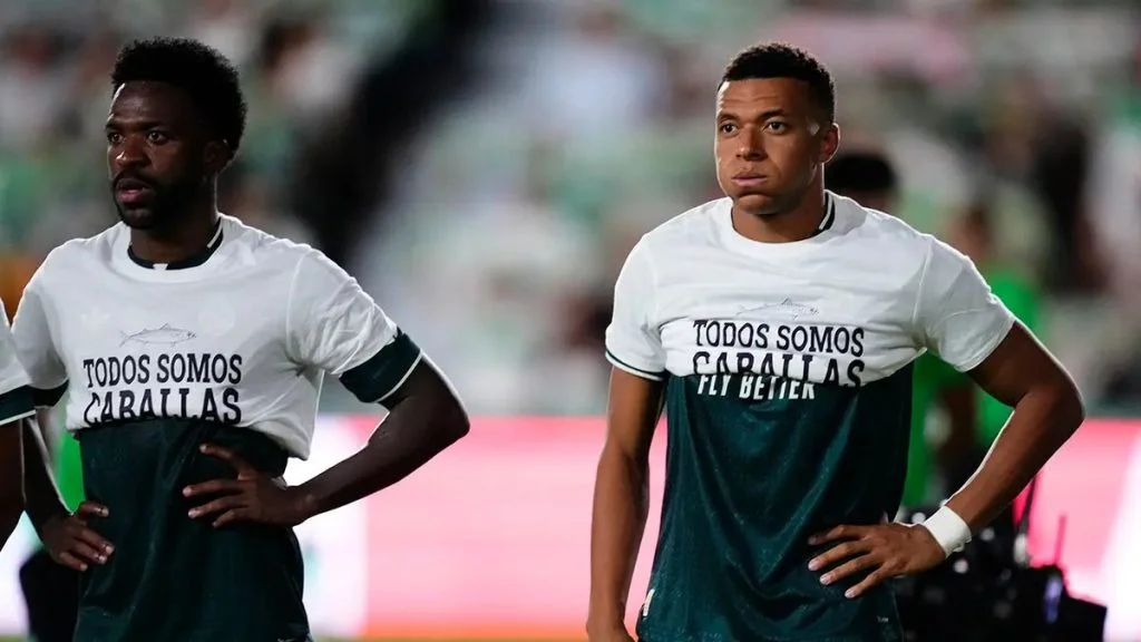 ALT= Mbappé Konaté Vinicius maillot de Ceuta