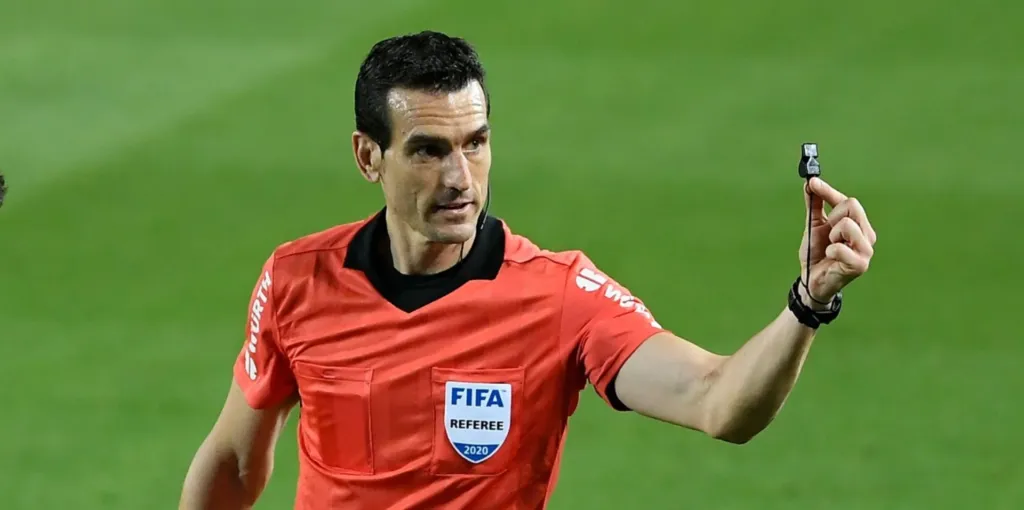 ALT= Juan Martínez Munuera Clasico